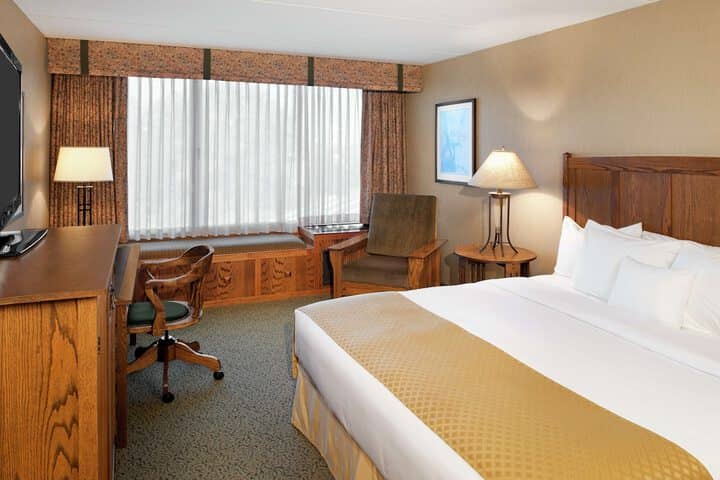 Room 10 of 27